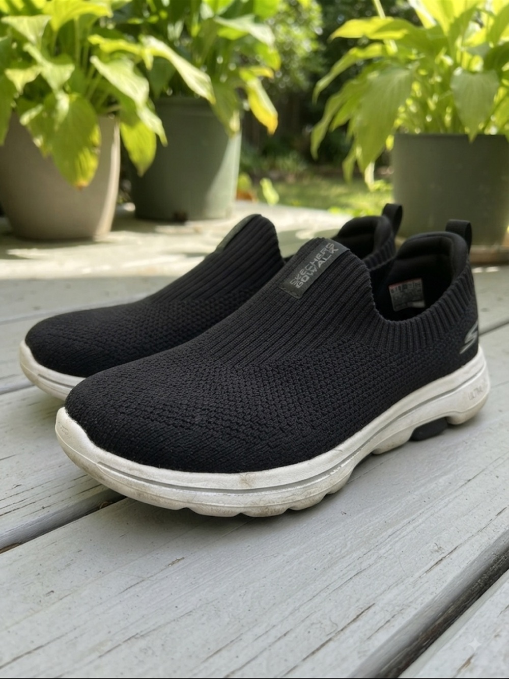 Skechers Go Walk Black Slip-On Sneakers Goga Mat – Size 7 women